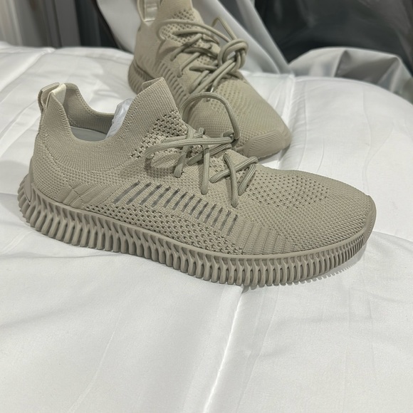 Aldo men Gilgai grey. Size 8. - Picture 1 of 5